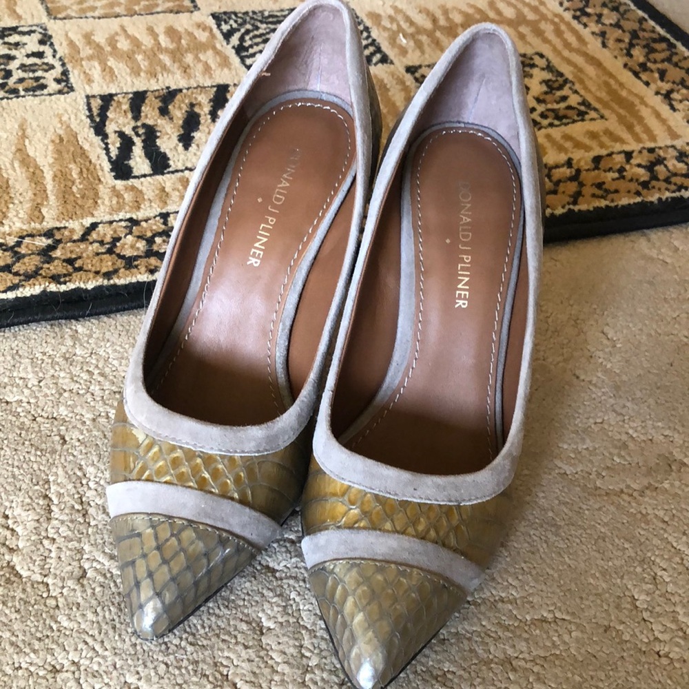 Donald Pliner 7M Python Heel